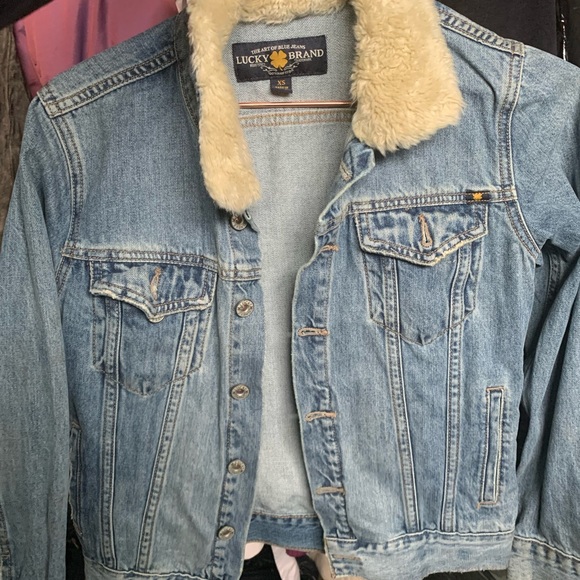 Lucky brand jean jacket, fur in collar - Picture 2 of 3